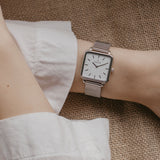 wrist photo - silver mesh strap - 16 mm - La Vie - white dial