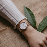 Rose gold women's watch - Rose gold mesh strap - white dial - round case - Svelte Kraek